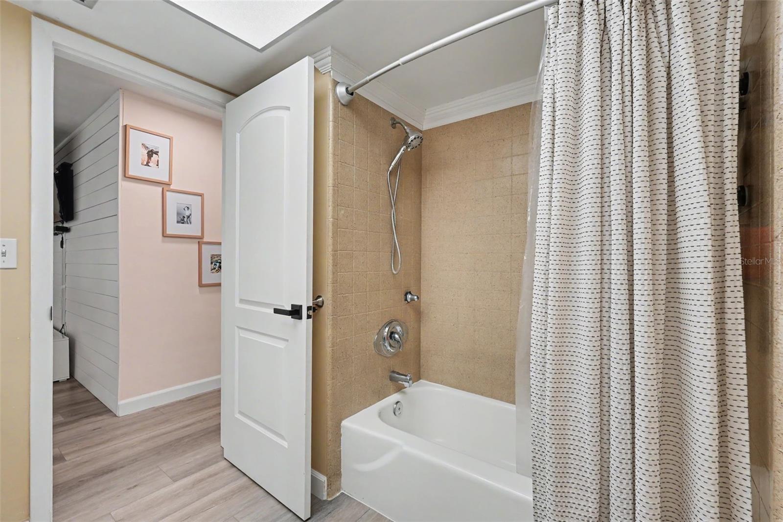 2061 FAIR OAK DR — photo 14