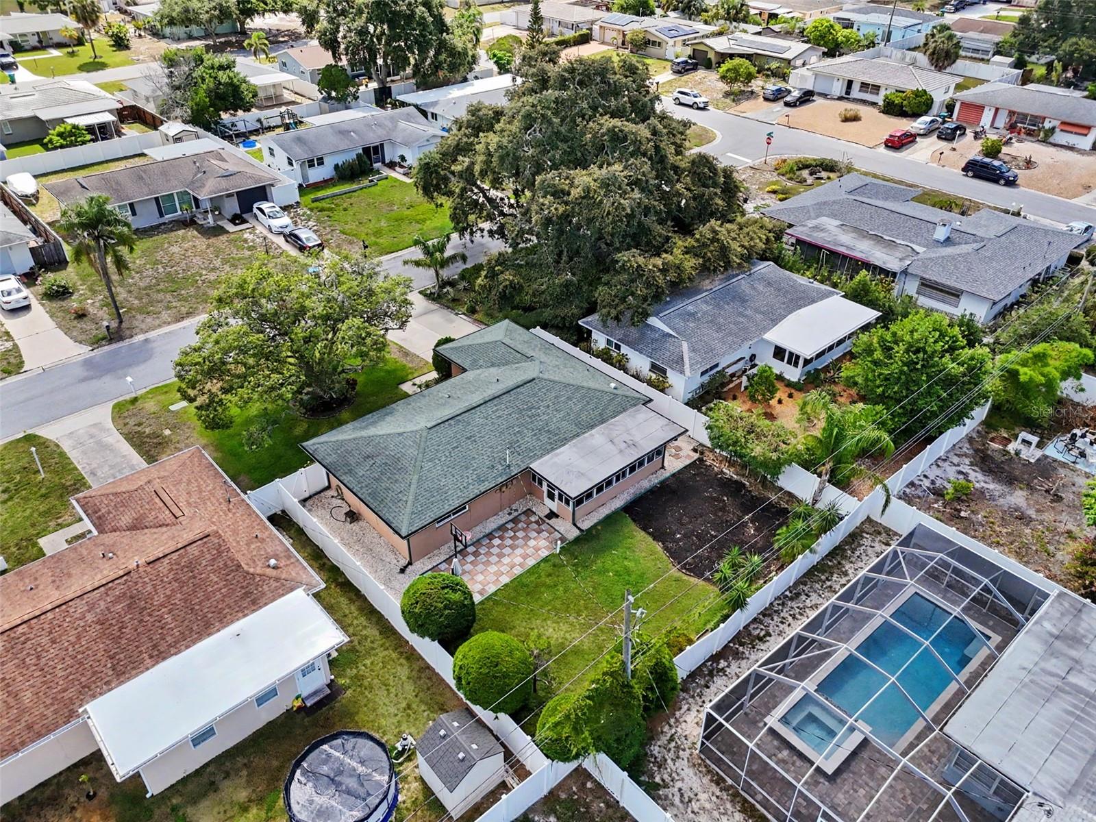 2061 FAIR OAK DR — photo 25