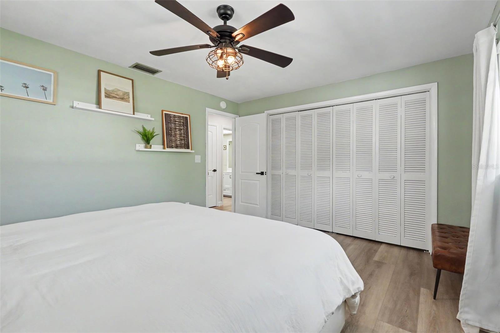 2061 FAIR OAK DR — photo 12