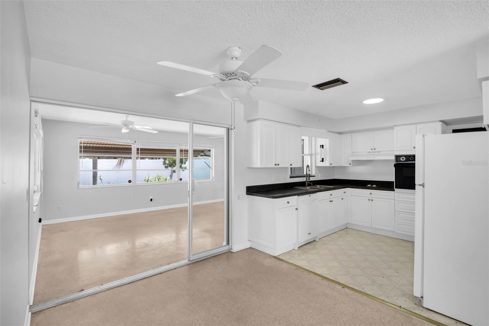 2301 WHITMAN ST — photo 21
