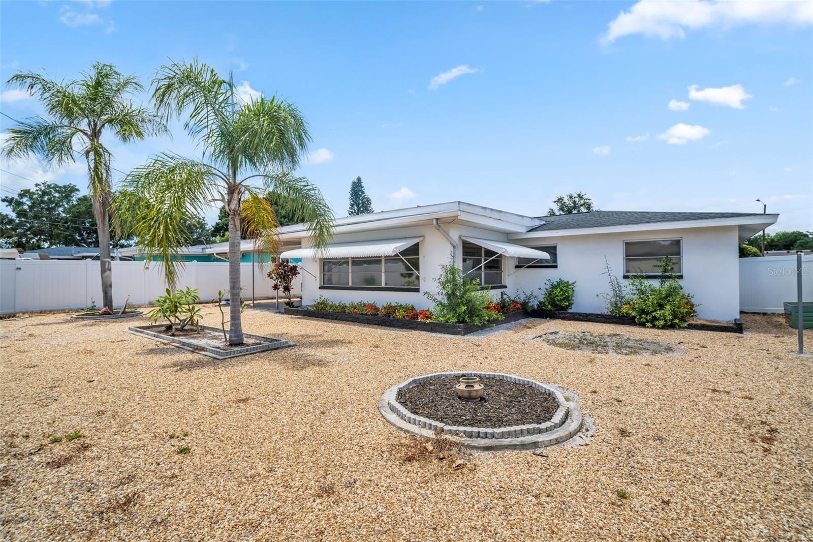 2301 WHITMAN ST — photo 2