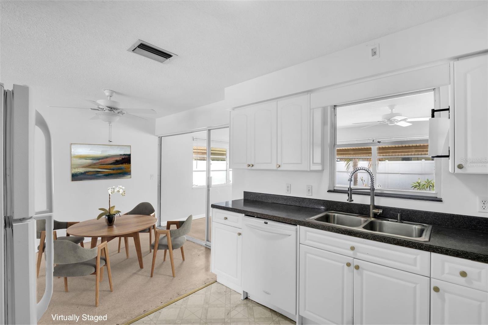 2301 WHITMAN ST — photo 5