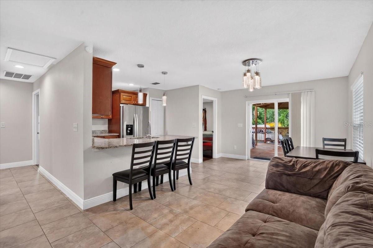 1607 E LINEBAUGH AVE — photo 5