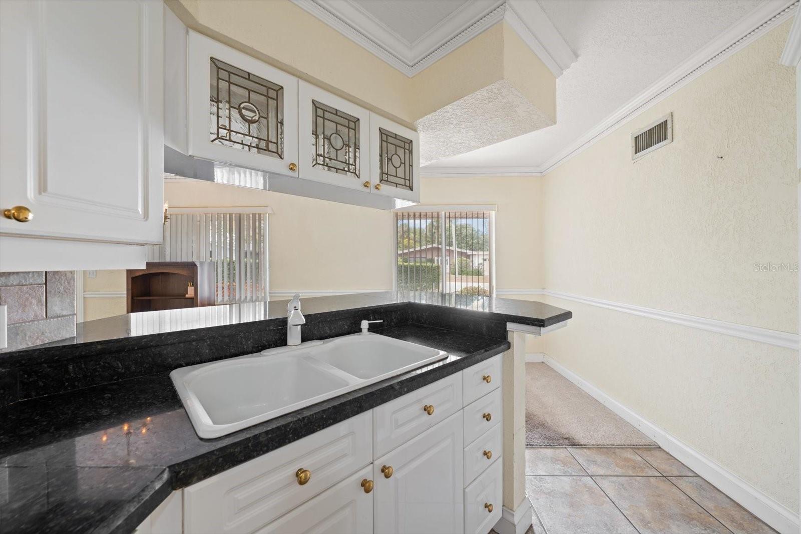 230 GARDEN CIR — photo 11
