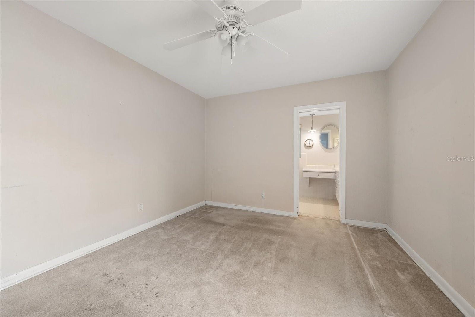 230 GARDEN CIR — photo 18