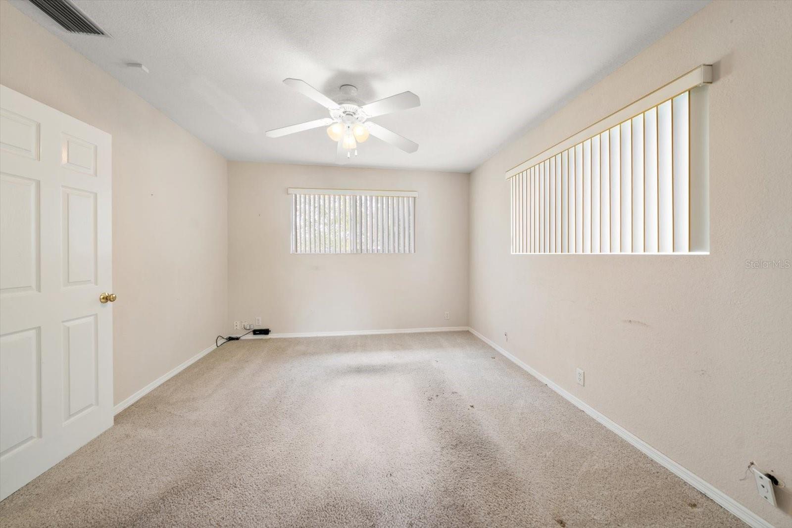 230 GARDEN CIR — photo 28