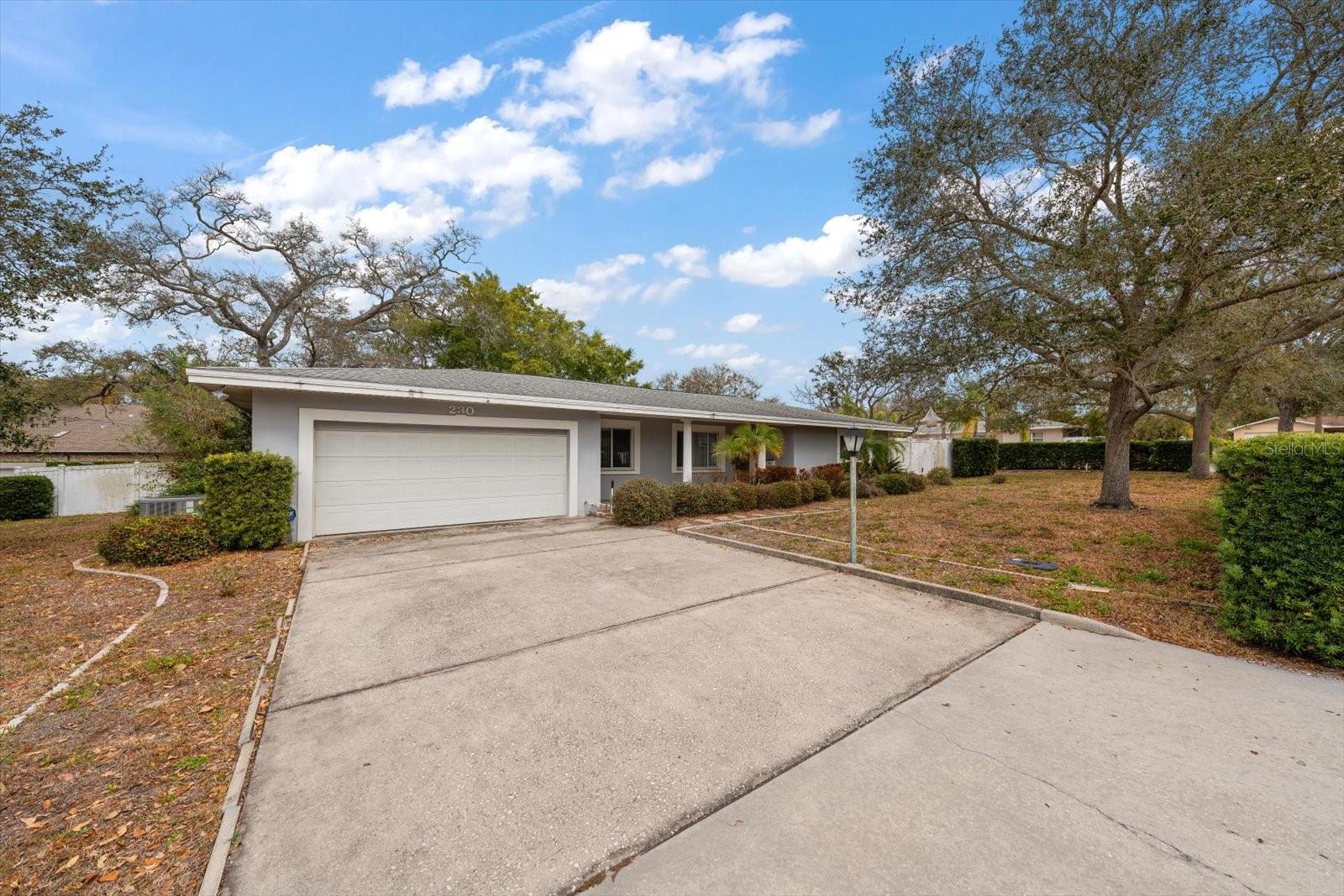 230 GARDEN CIR — photo 41