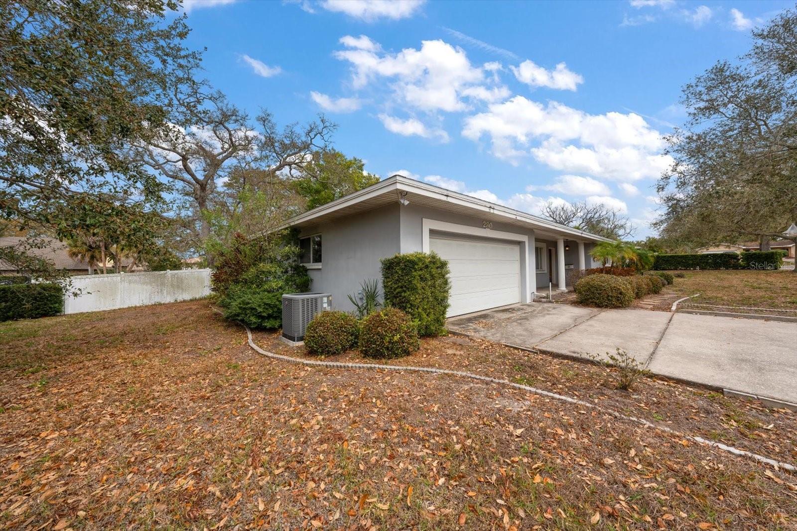 230 GARDEN CIR — photo 43