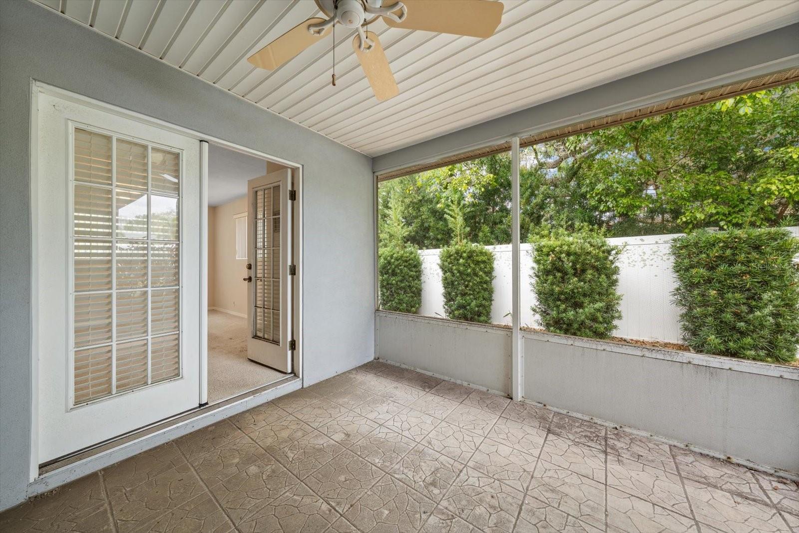 230 GARDEN CIR — photo 31