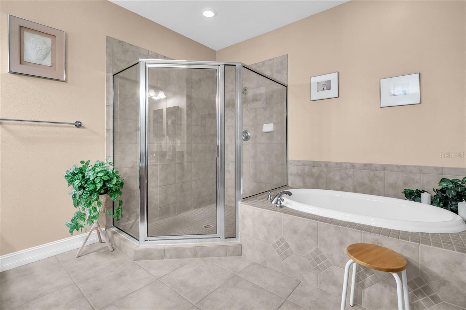 1460 RIBOLLA DR — photo 31