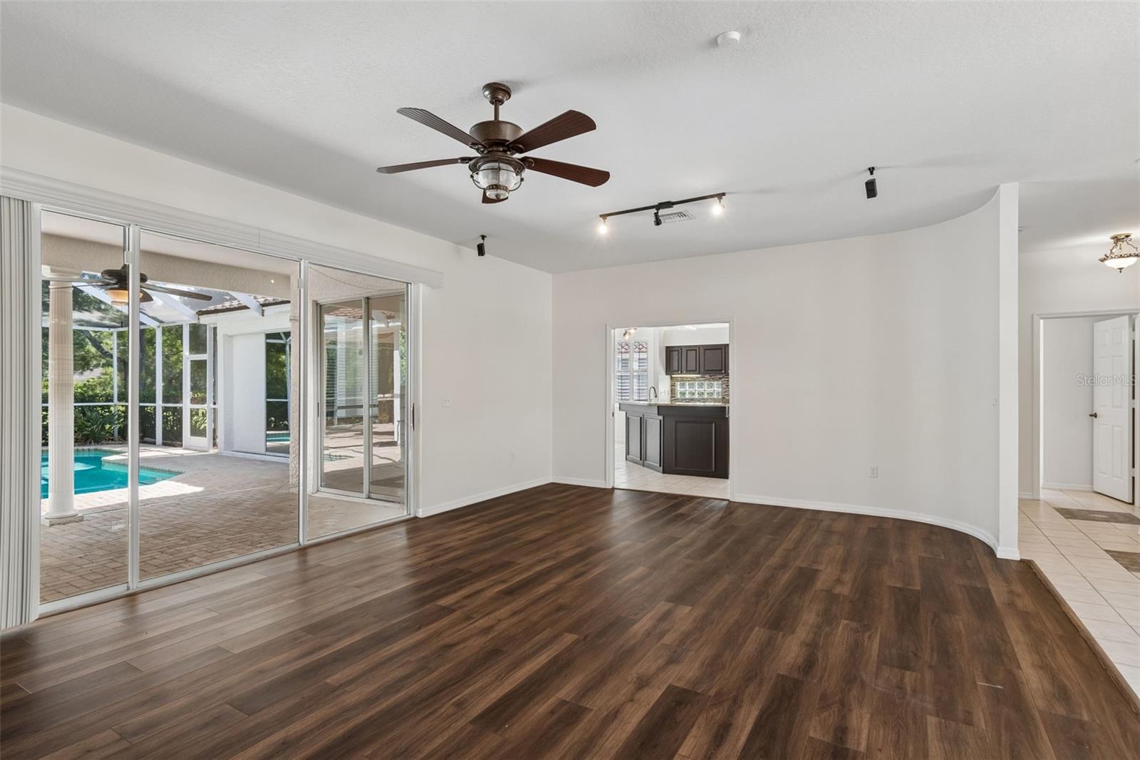 1230 BERKSHIRE LN — photo 15
