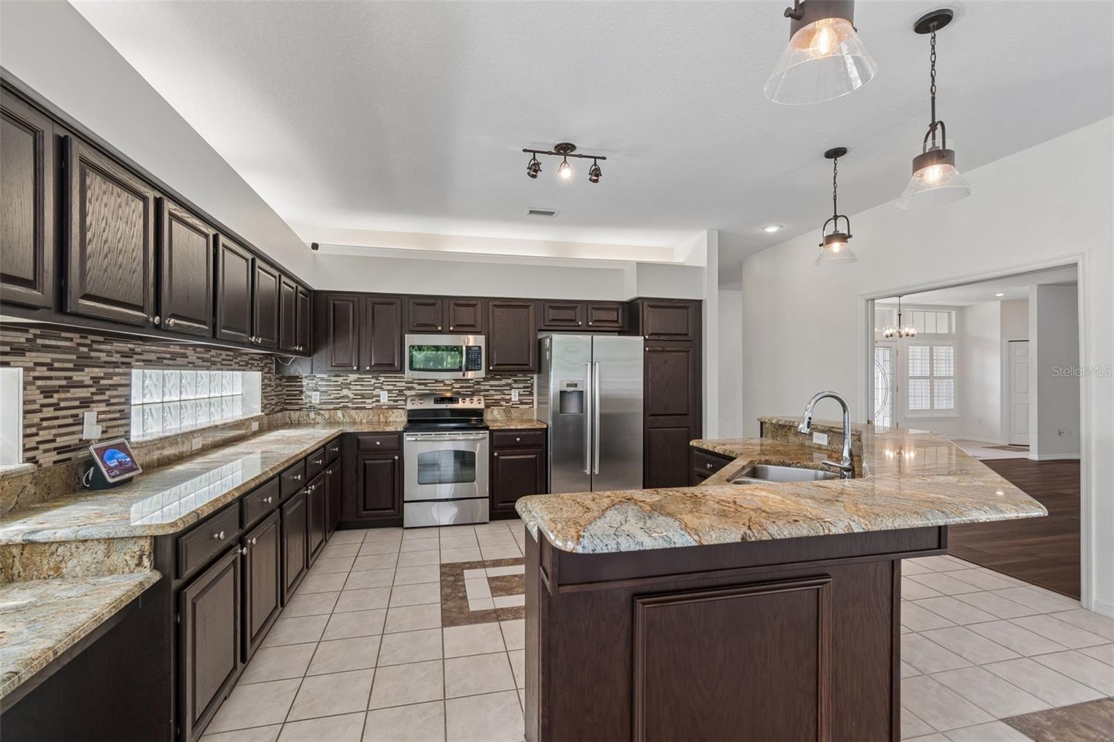1230 BERKSHIRE LN — photo 23