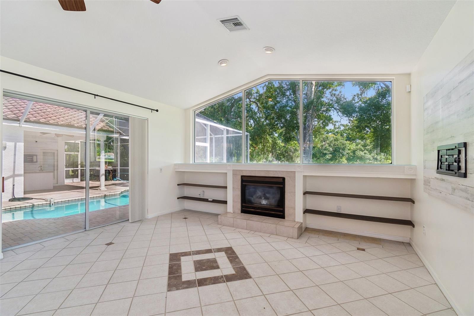 1230 BERKSHIRE LN — photo 29