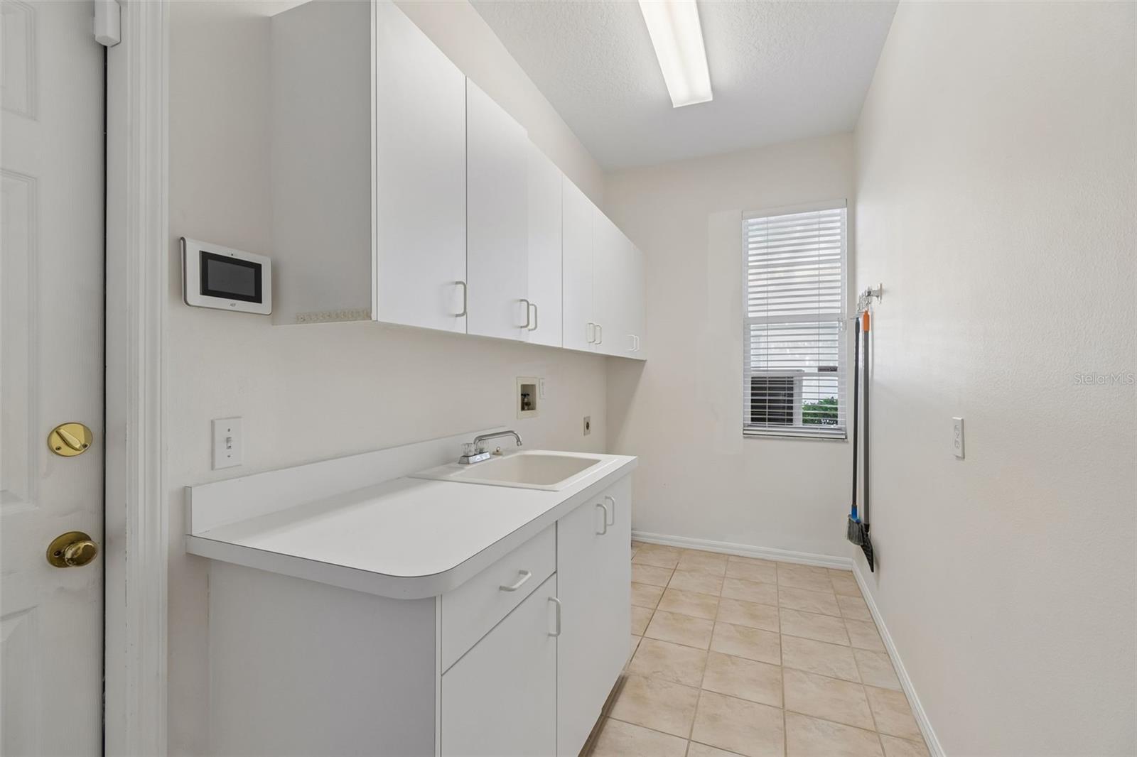 1230 BERKSHIRE LN — photo 49