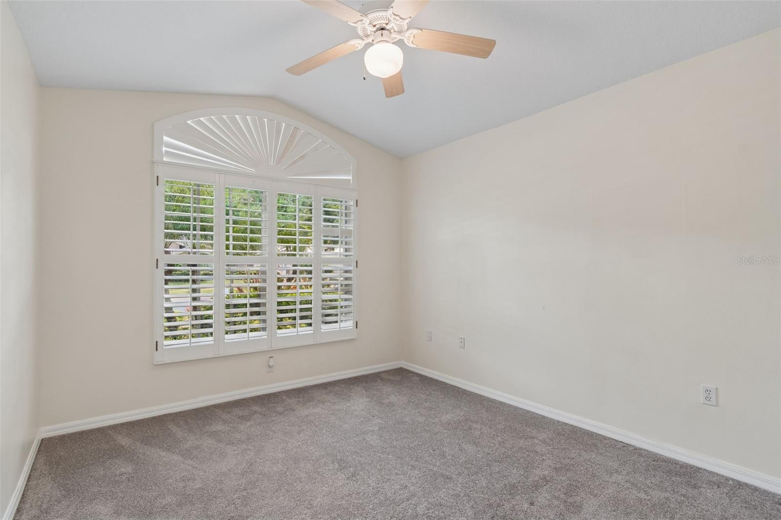1230 BERKSHIRE LN — photo 41