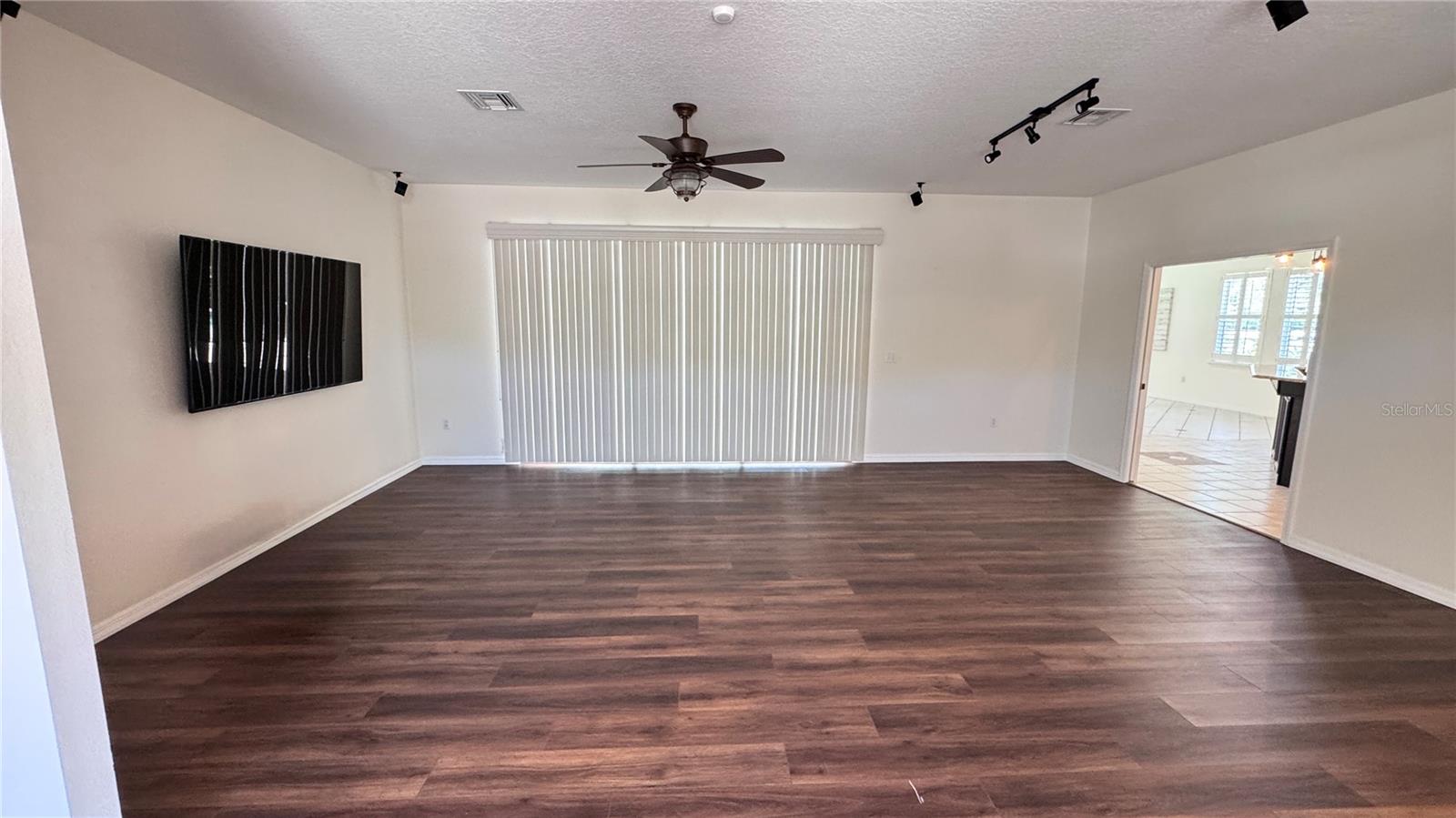 1230 BERKSHIRE LN — photo 16