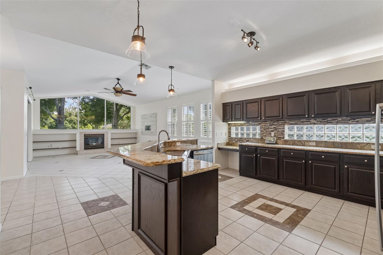 1230 BERKSHIRE LN — photo 18