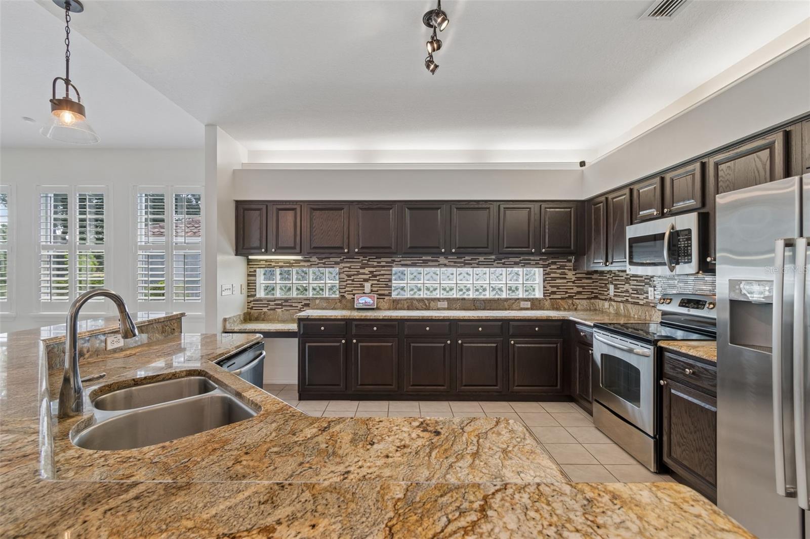 1230 BERKSHIRE LN — photo 19