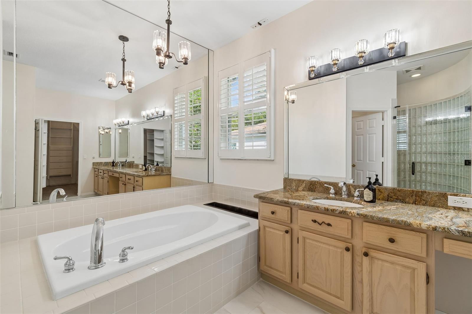 1230 BERKSHIRE LN — photo 35