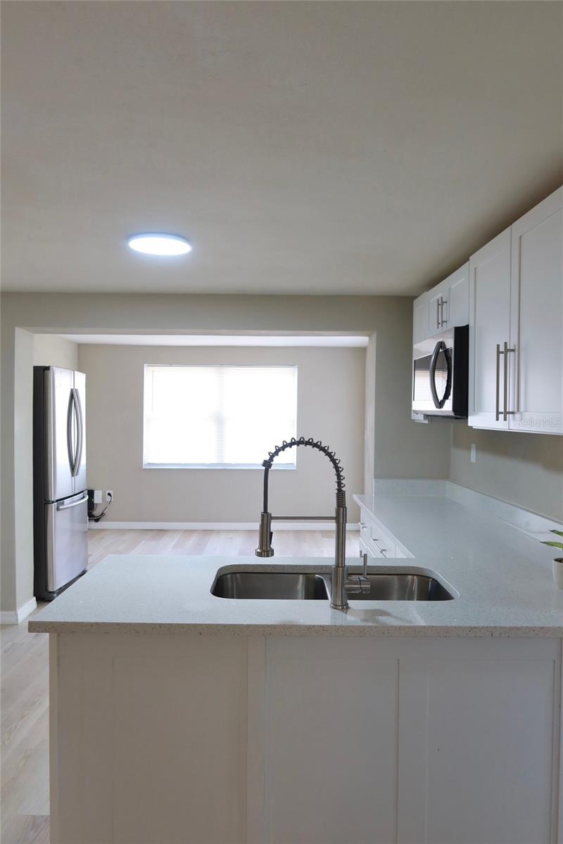 6533 RIDGE CREST DR — photo 11