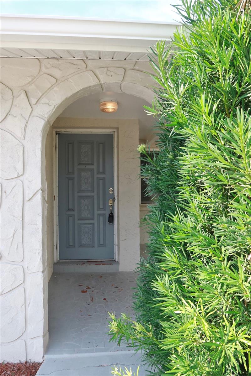 6533 RIDGE CREST DR — photo 3