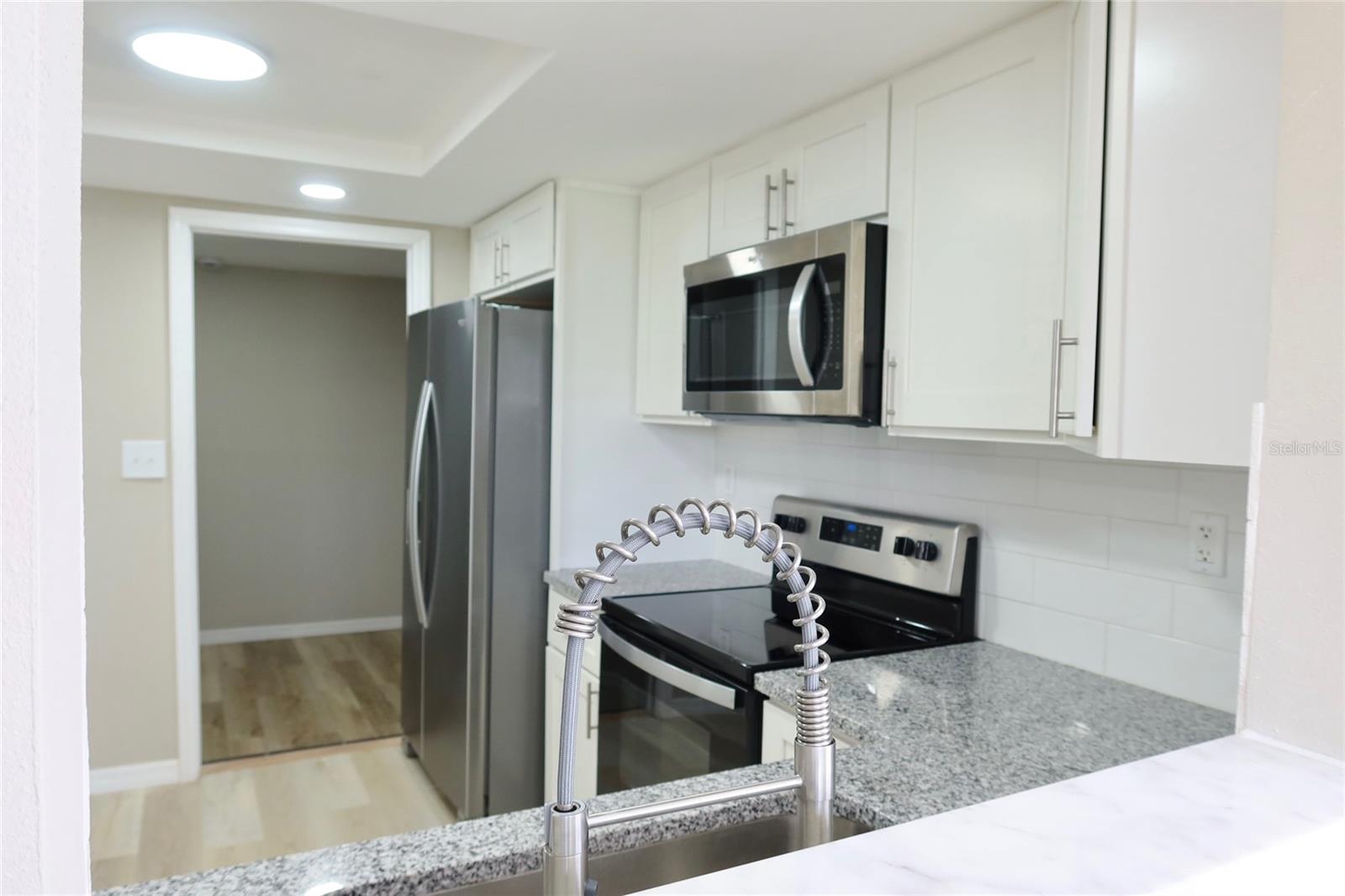 6533 RIDGE CREST DR — photo 13