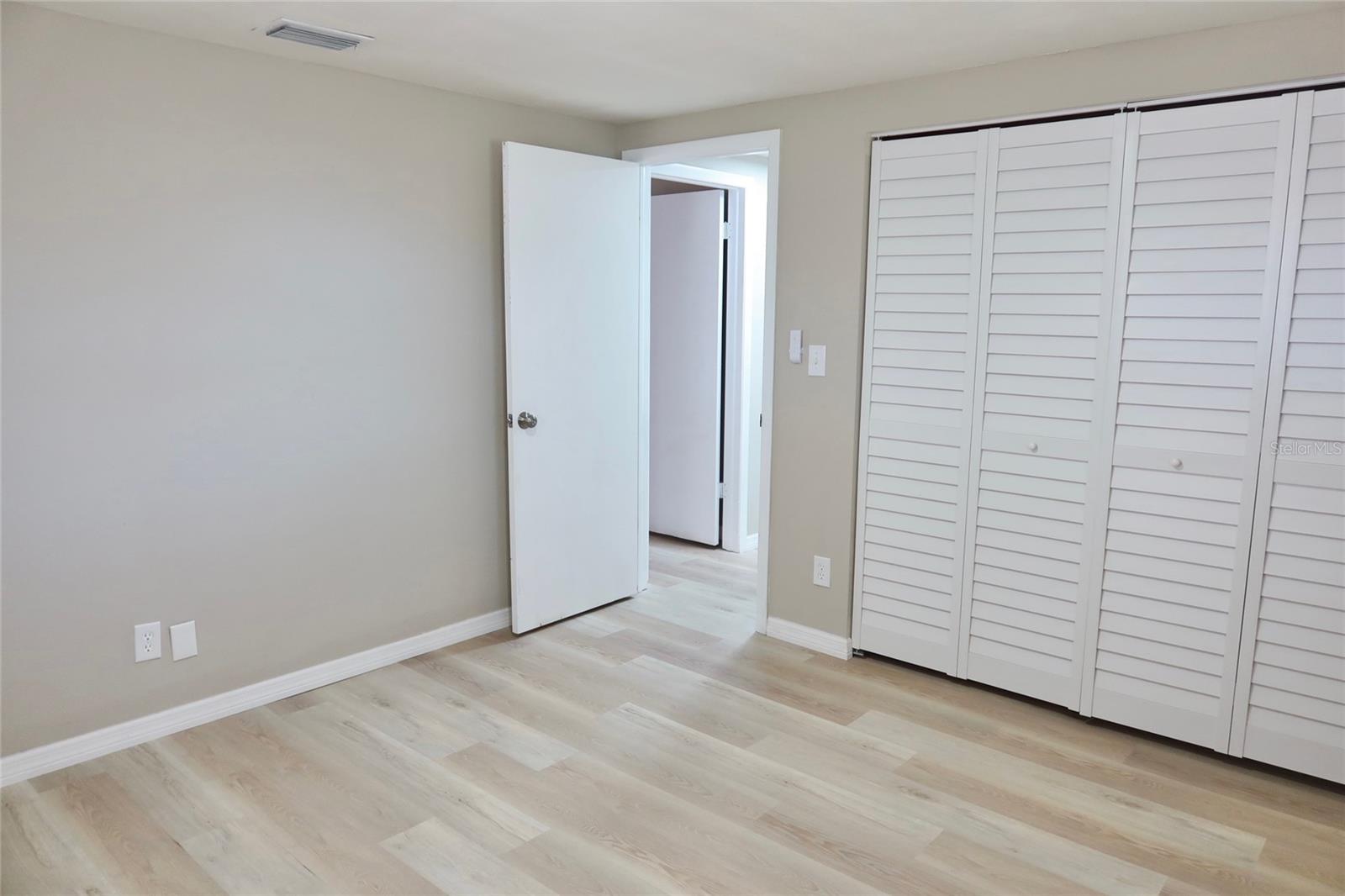 6533 RIDGE CREST DR — photo 18