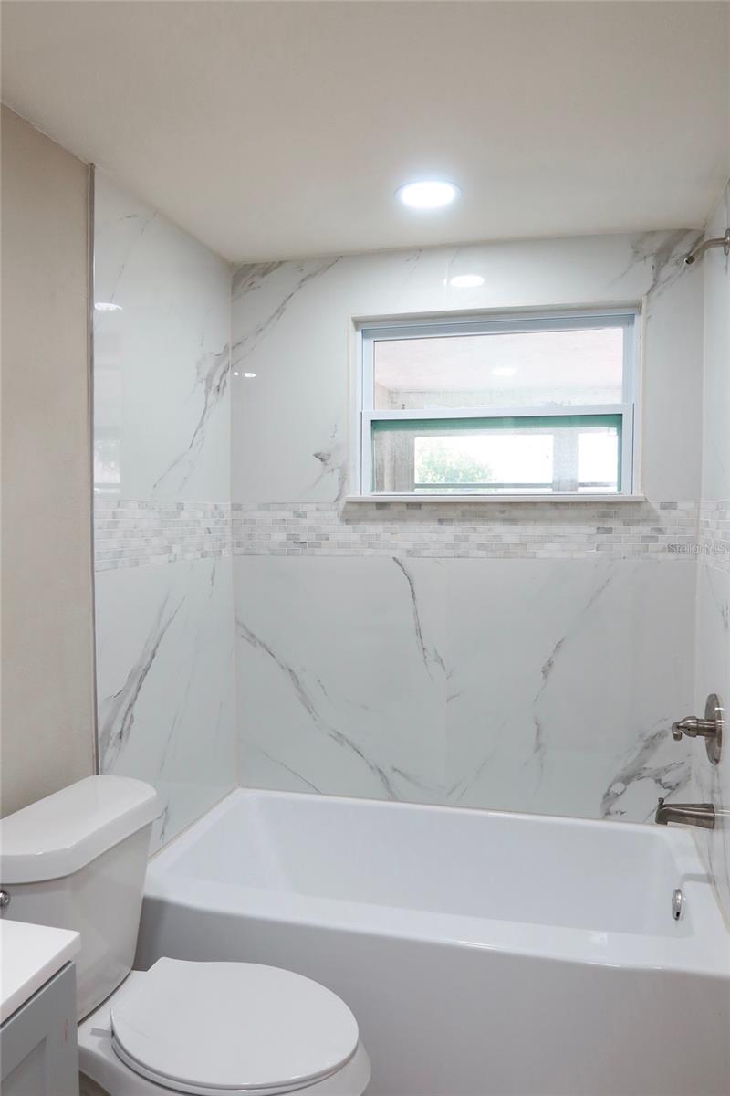 6533 RIDGE CREST DR — photo 9