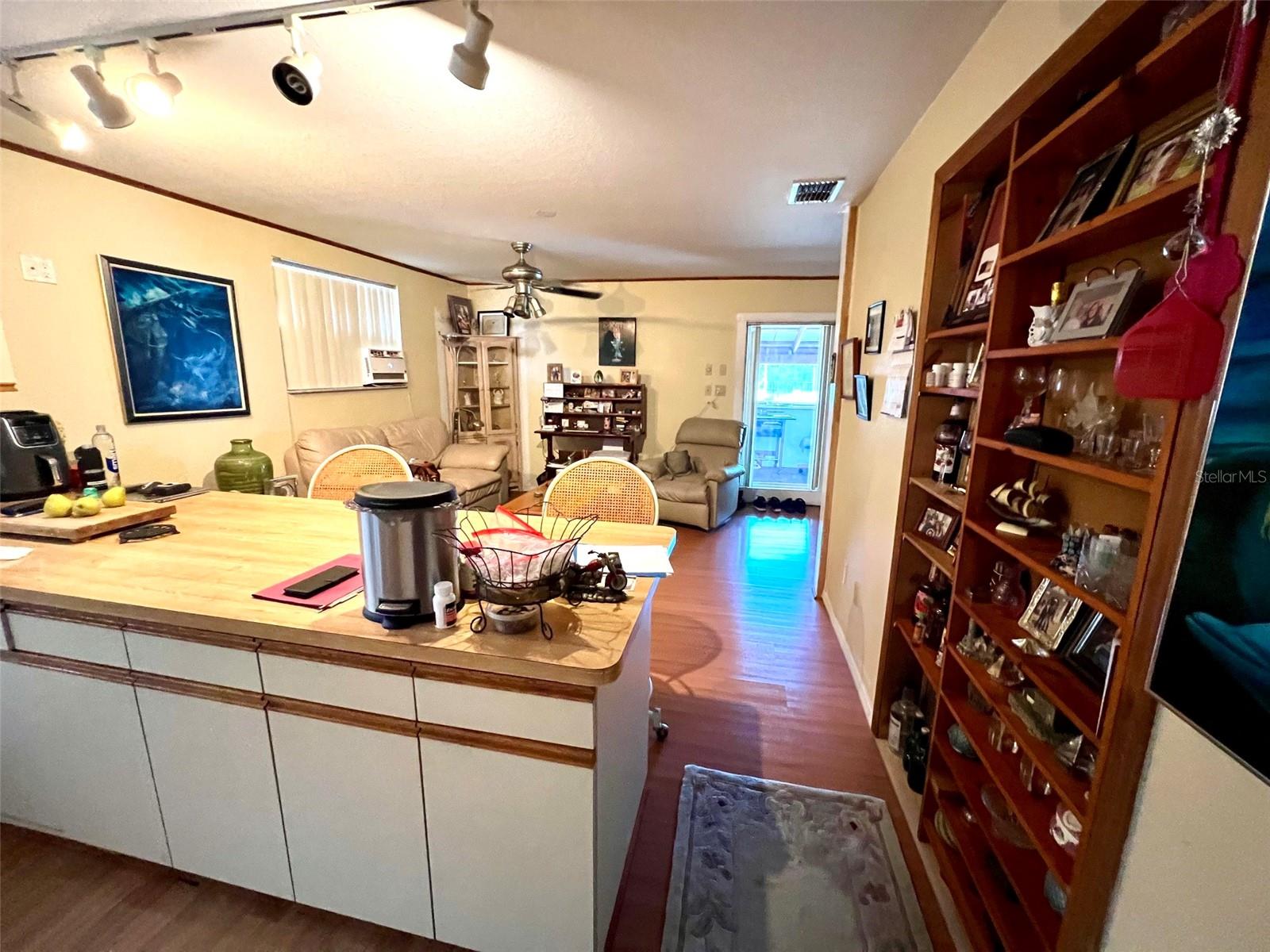 1769 OVERBROOK AVE — photo 8