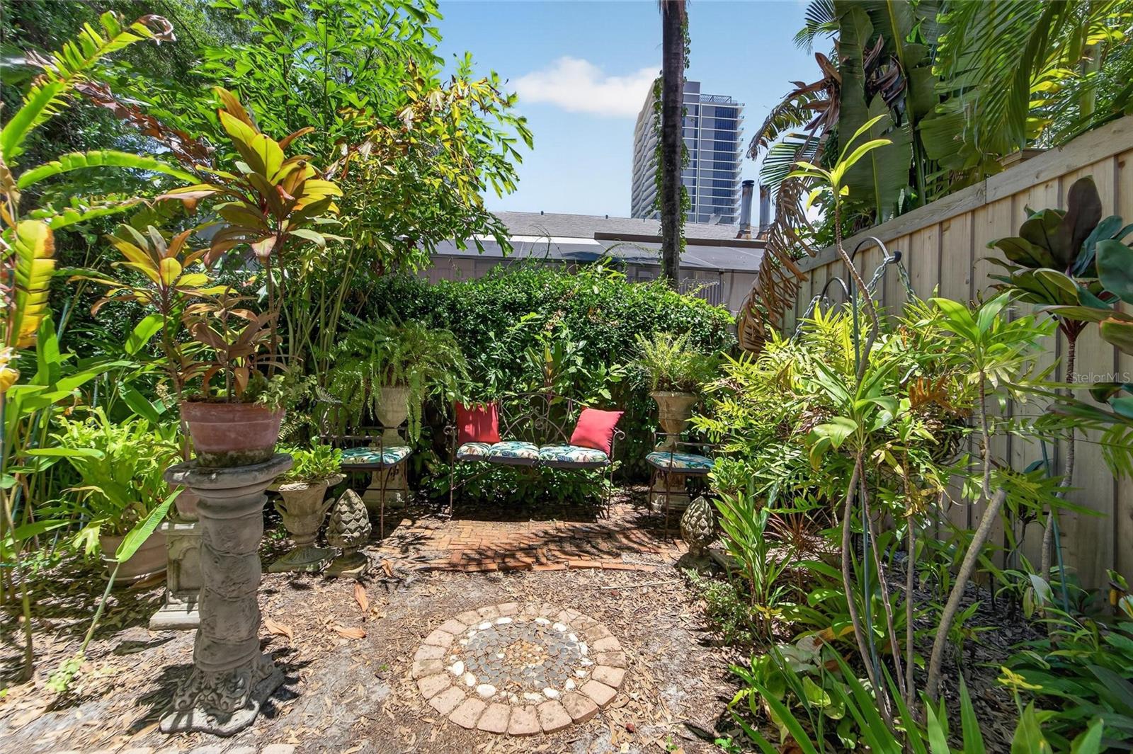 3007 W STOVALL ST — photo 87
