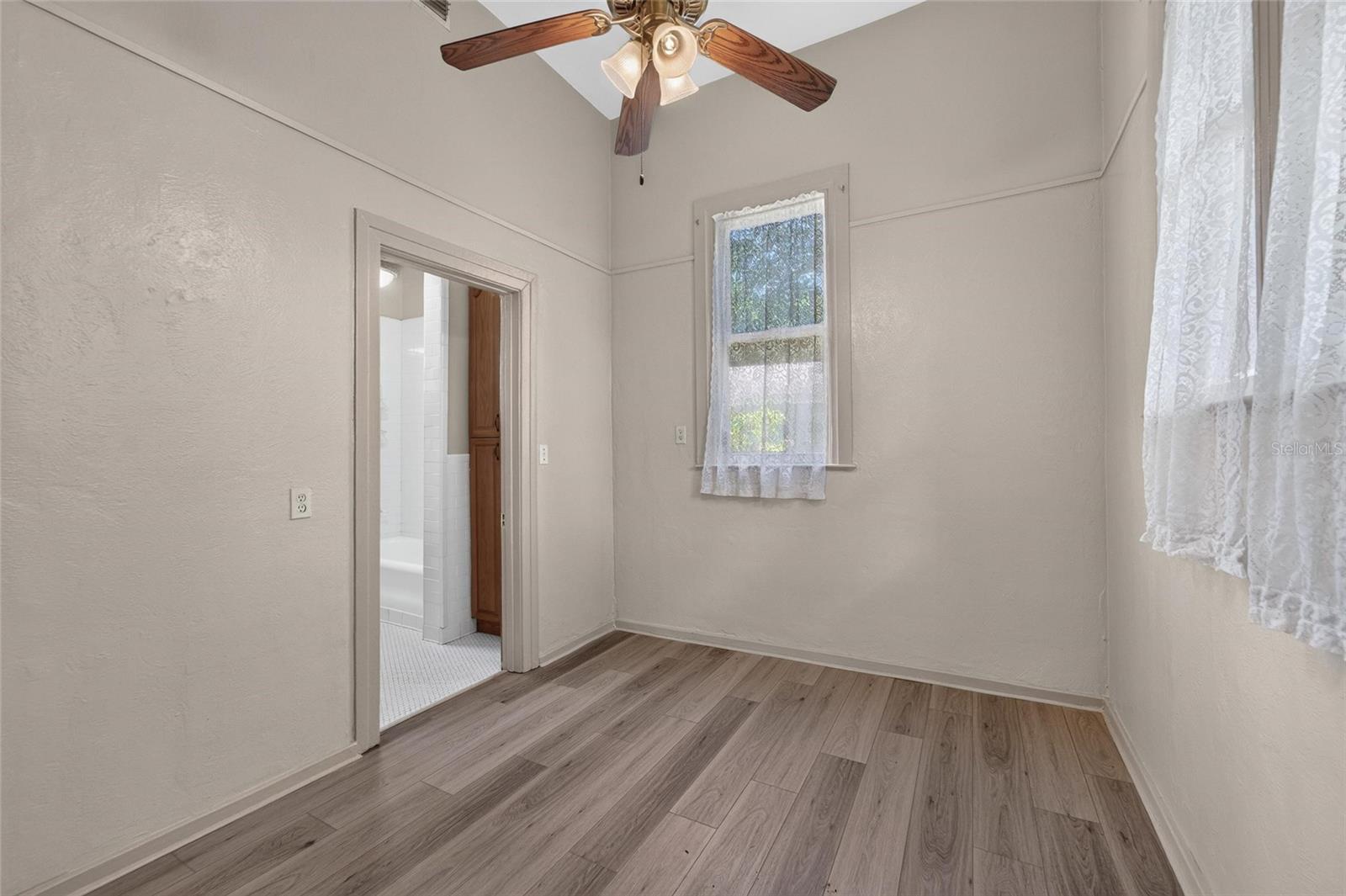 3007 W STOVALL ST — photo 97