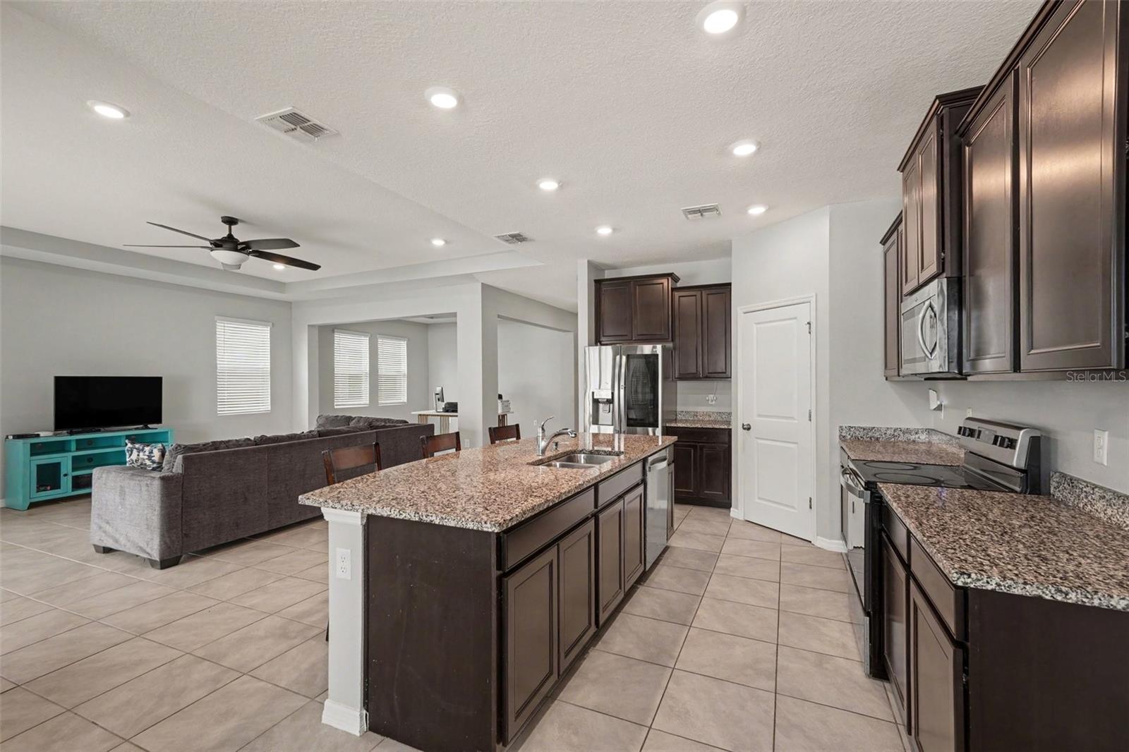 528 OCEAN SPRAY DR — photo 9
