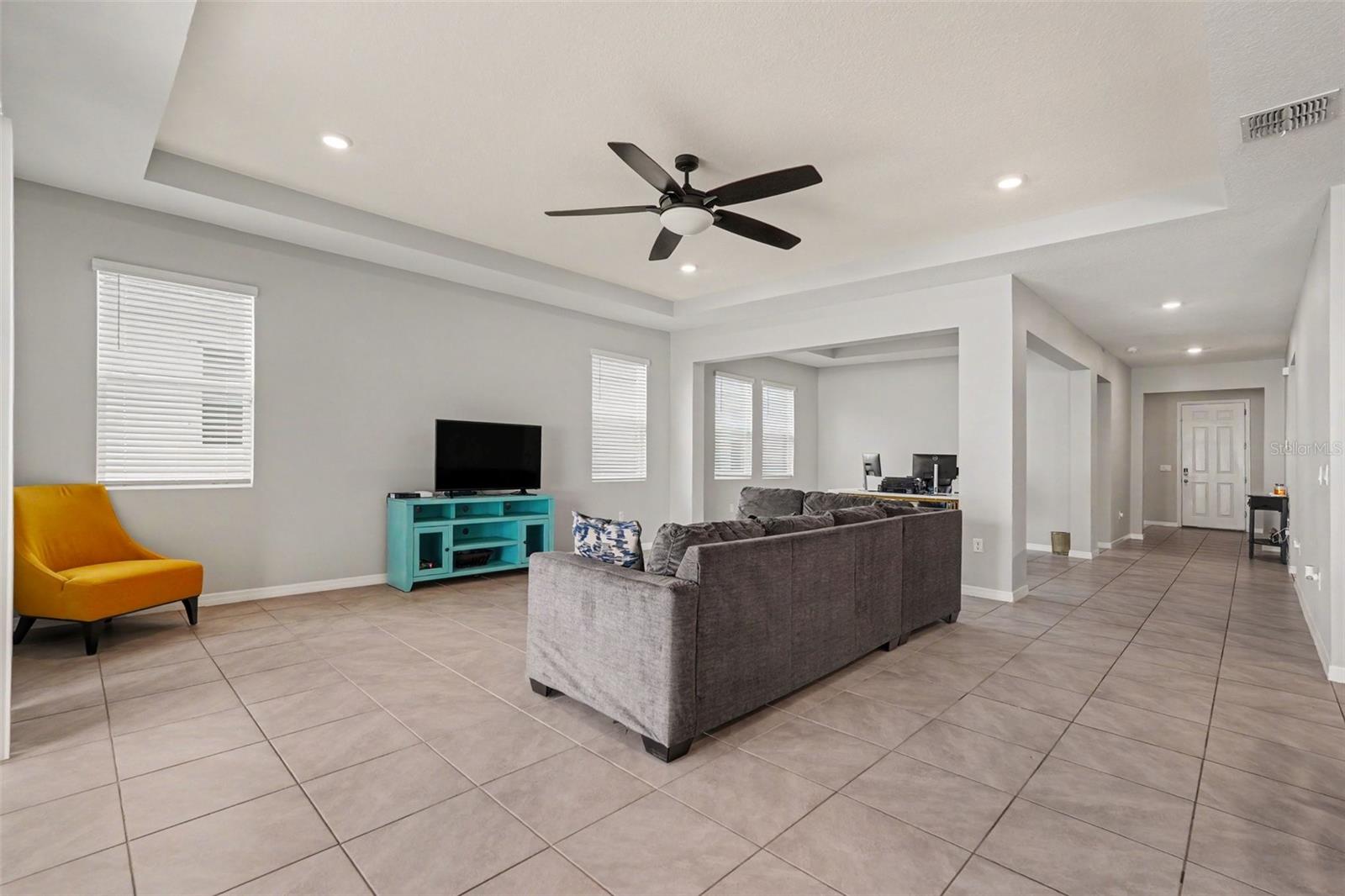 528 OCEAN SPRAY DR — photo 3