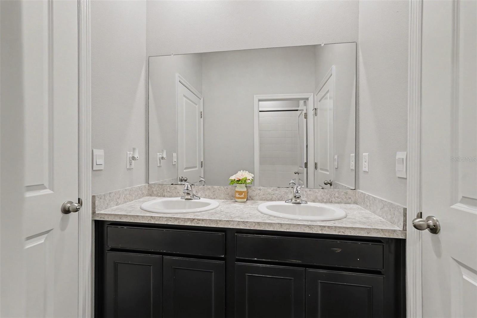 528 OCEAN SPRAY DR — photo 22