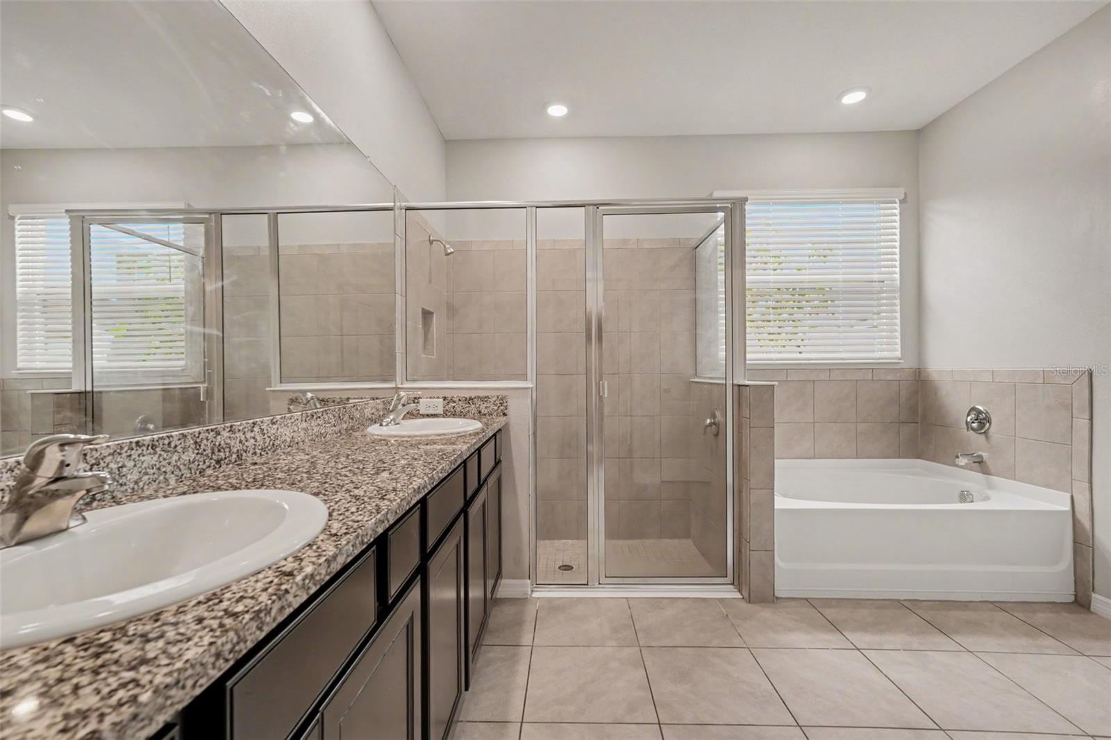528 OCEAN SPRAY DR — photo 17