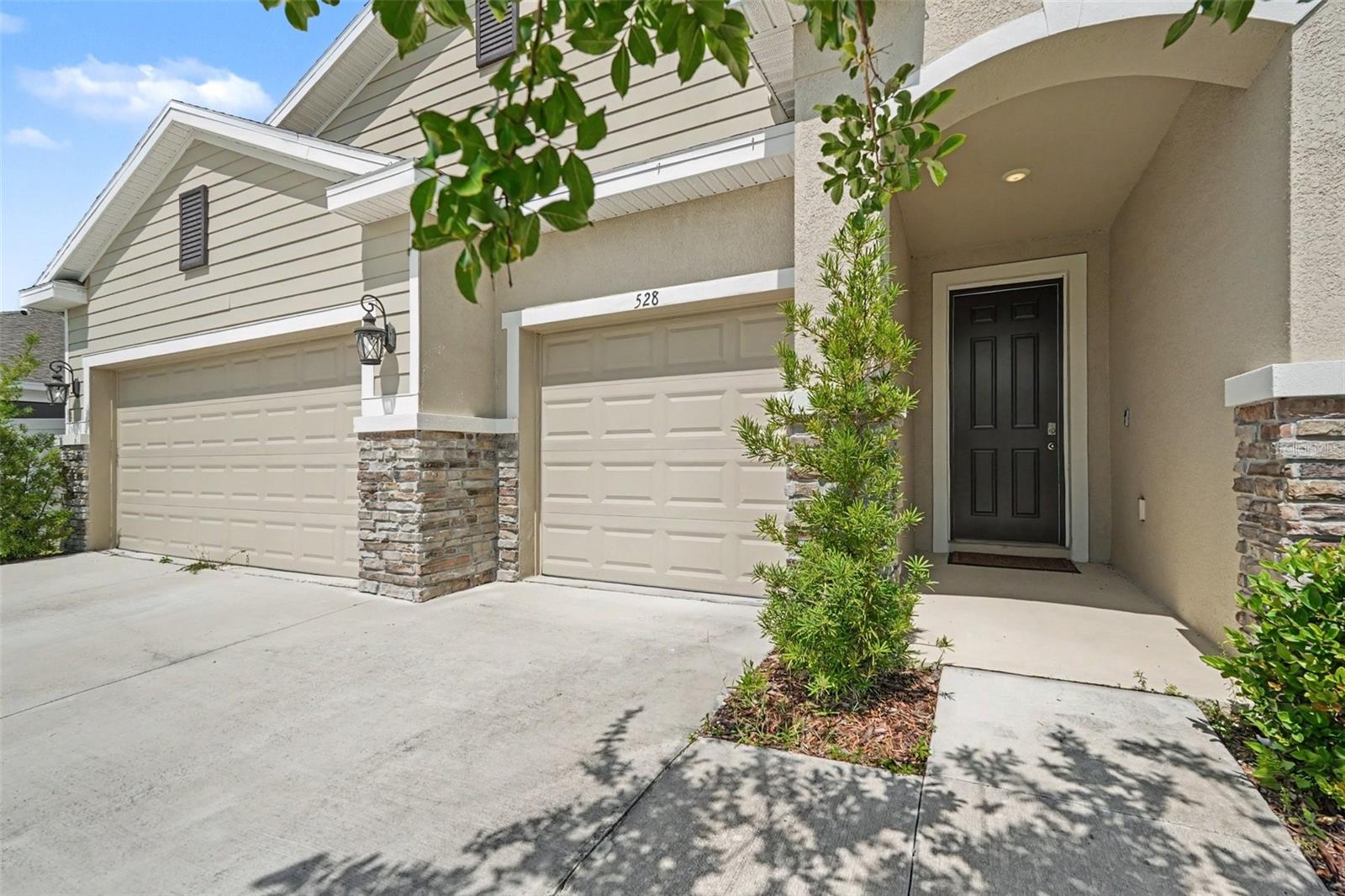 528 OCEAN SPRAY DR — photo 2