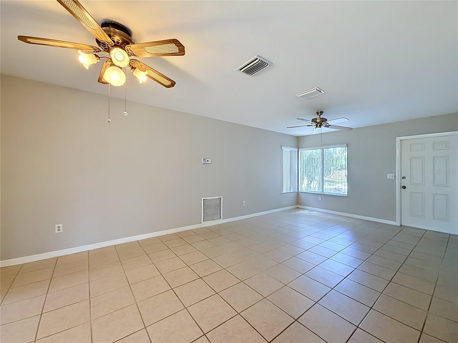 4804 BATCHELOR AVE — photo 4