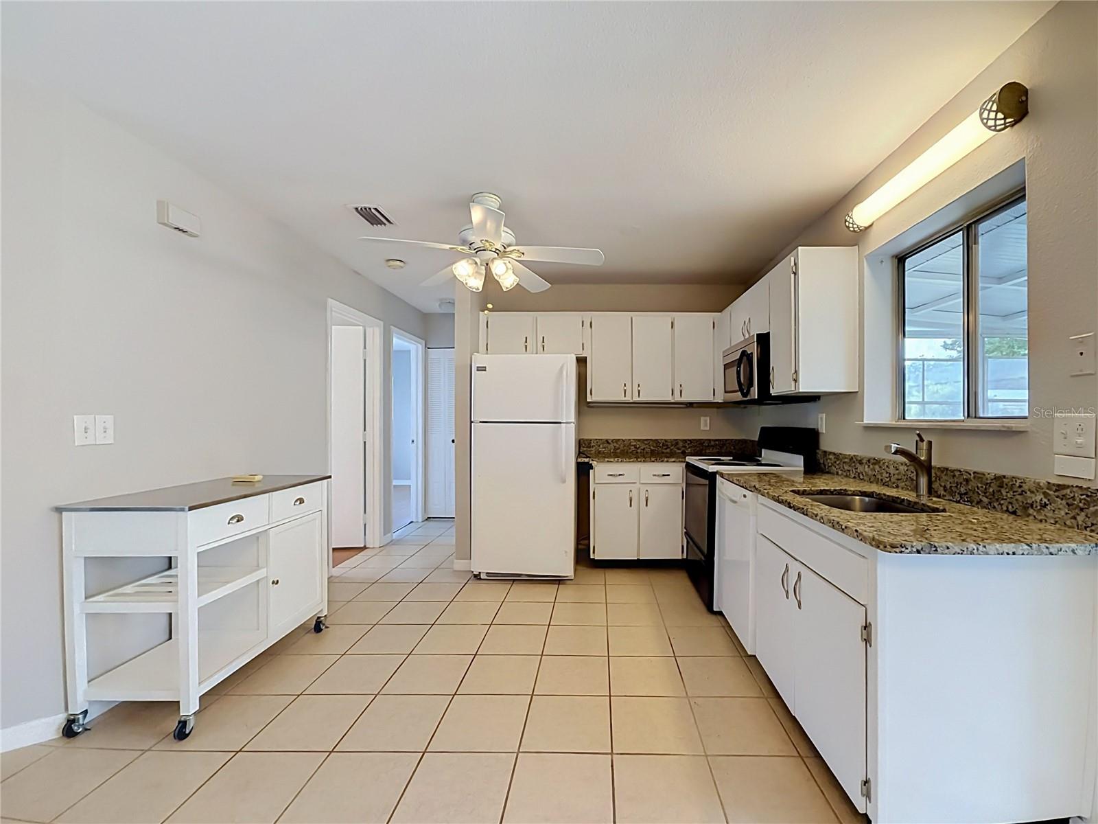 4804 BATCHELOR AVE — photo 5