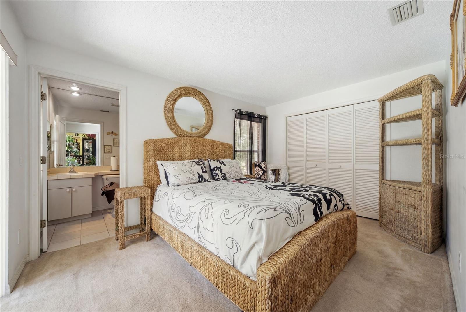 16501 BLENHEIM DR — photo 23