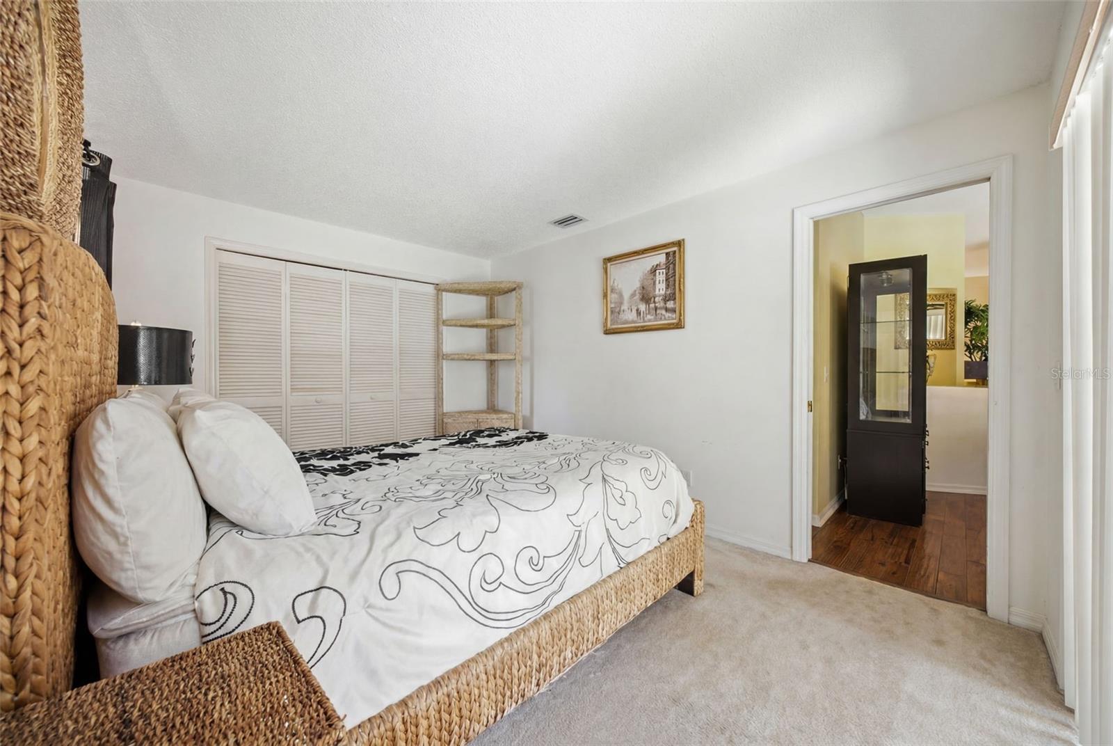 16501 BLENHEIM DR — photo 24