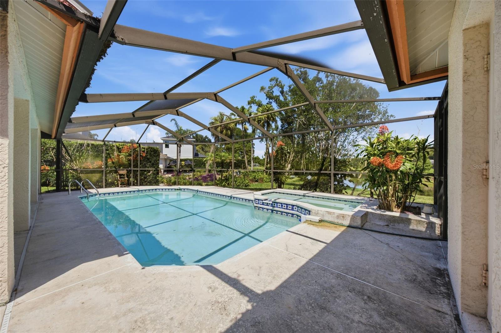 16501 BLENHEIM DR — photo 32