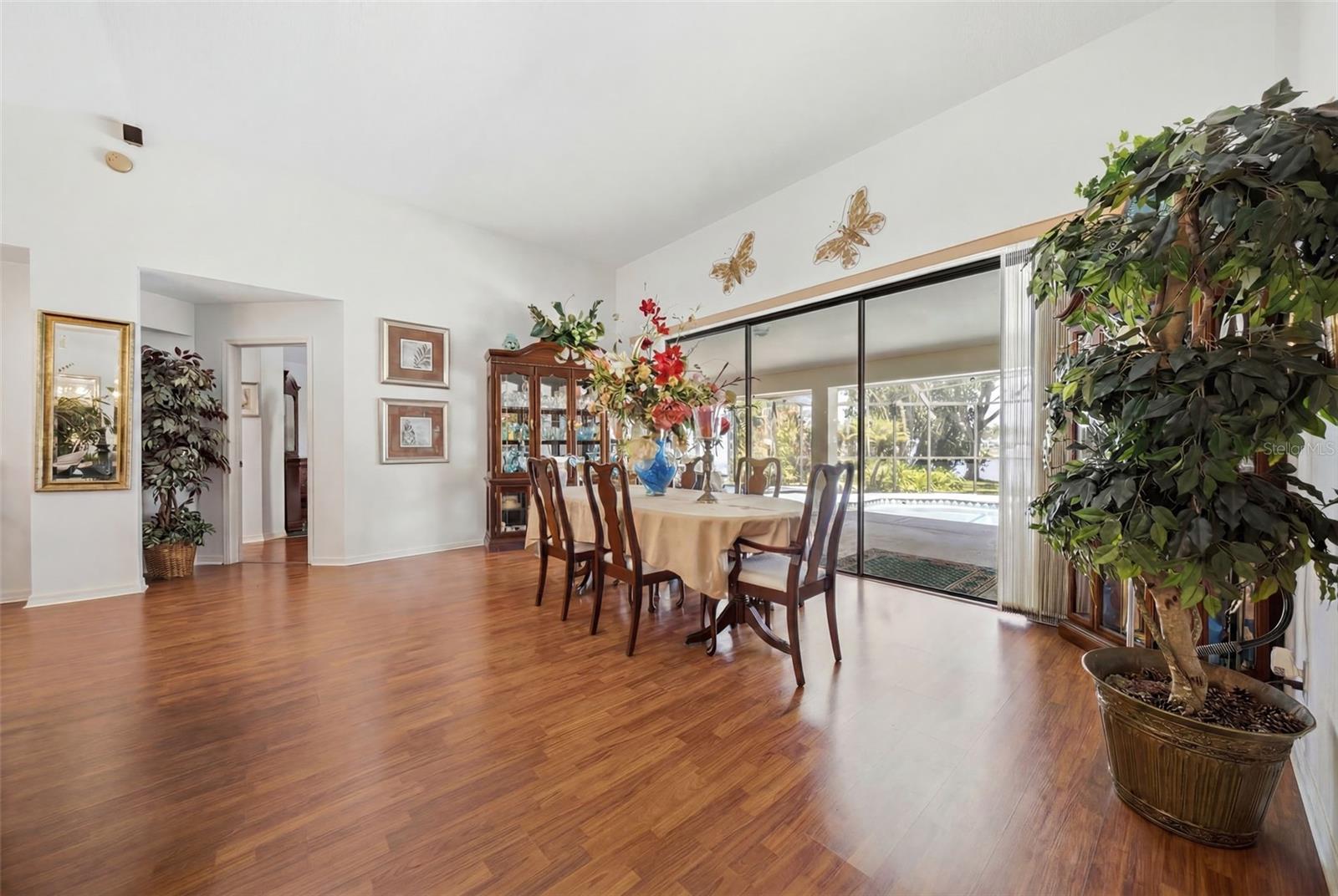 16501 BLENHEIM DR — photo 9