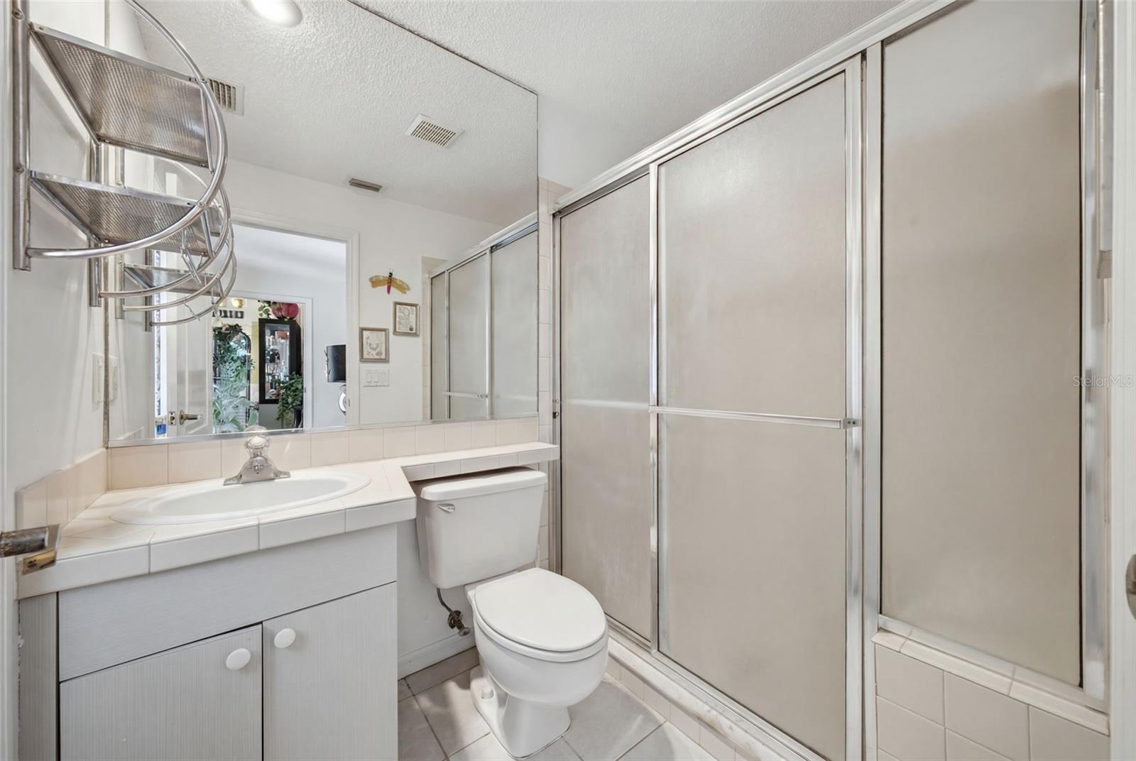 16501 BLENHEIM DR — photo 25