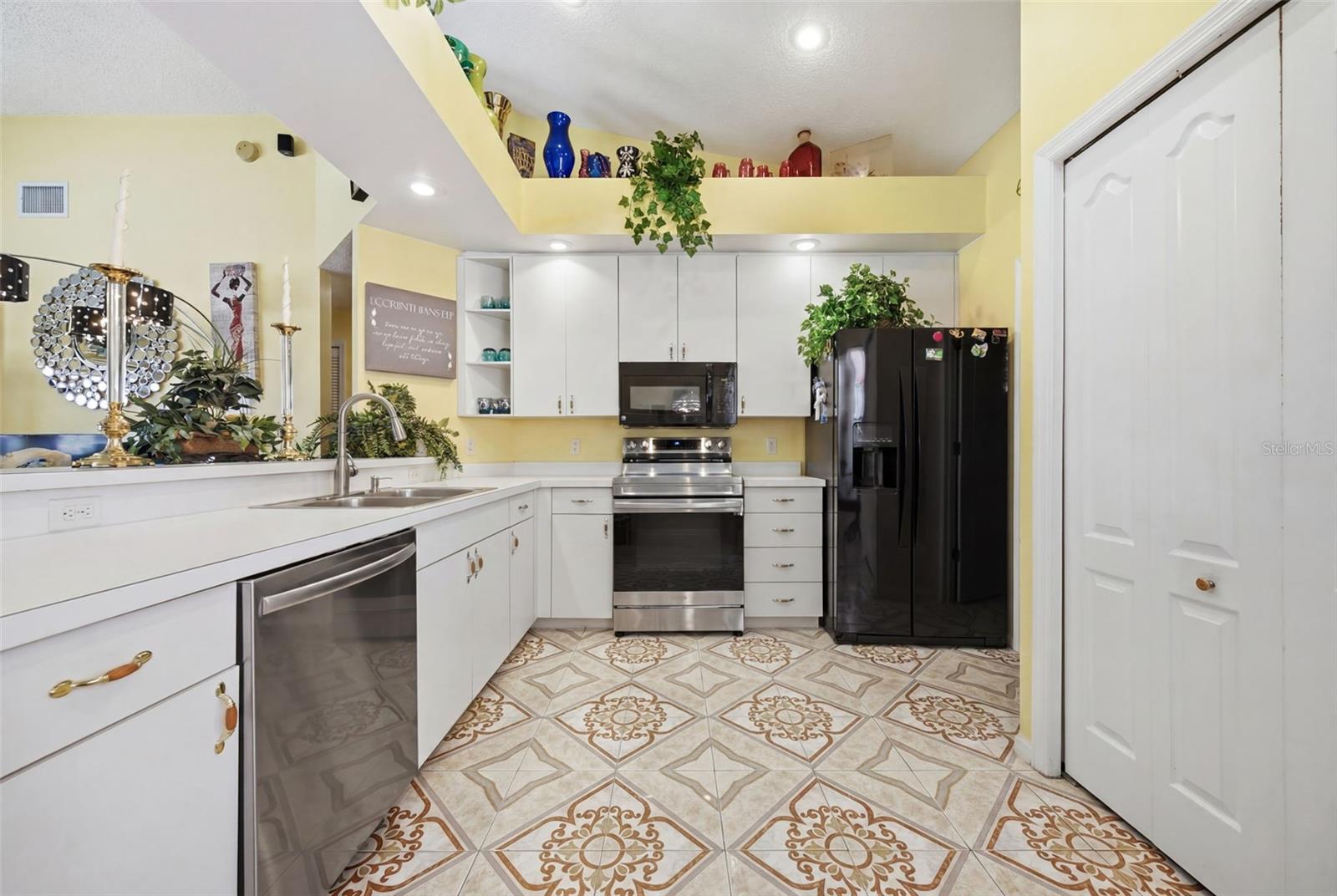 16501 BLENHEIM DR — photo 16