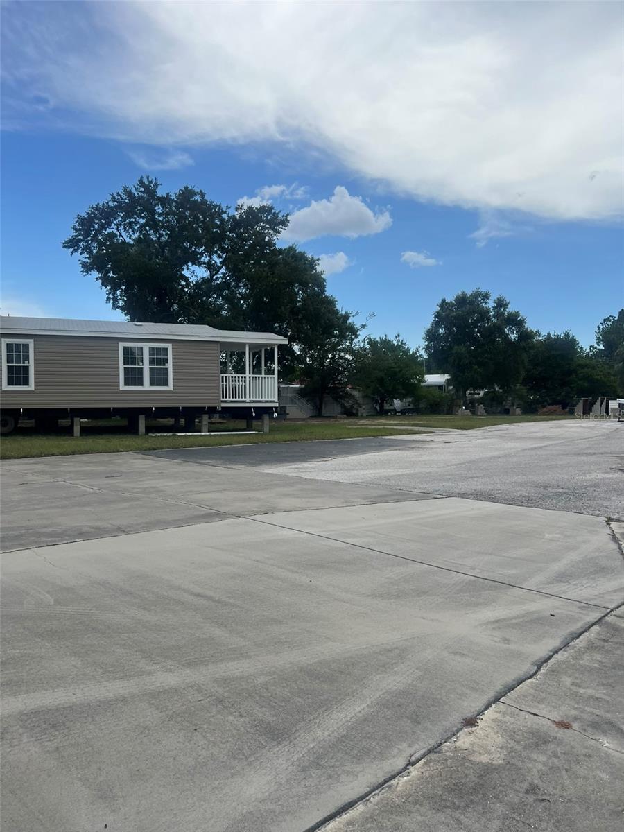10916 N NEBRASKA AVE — photo 9