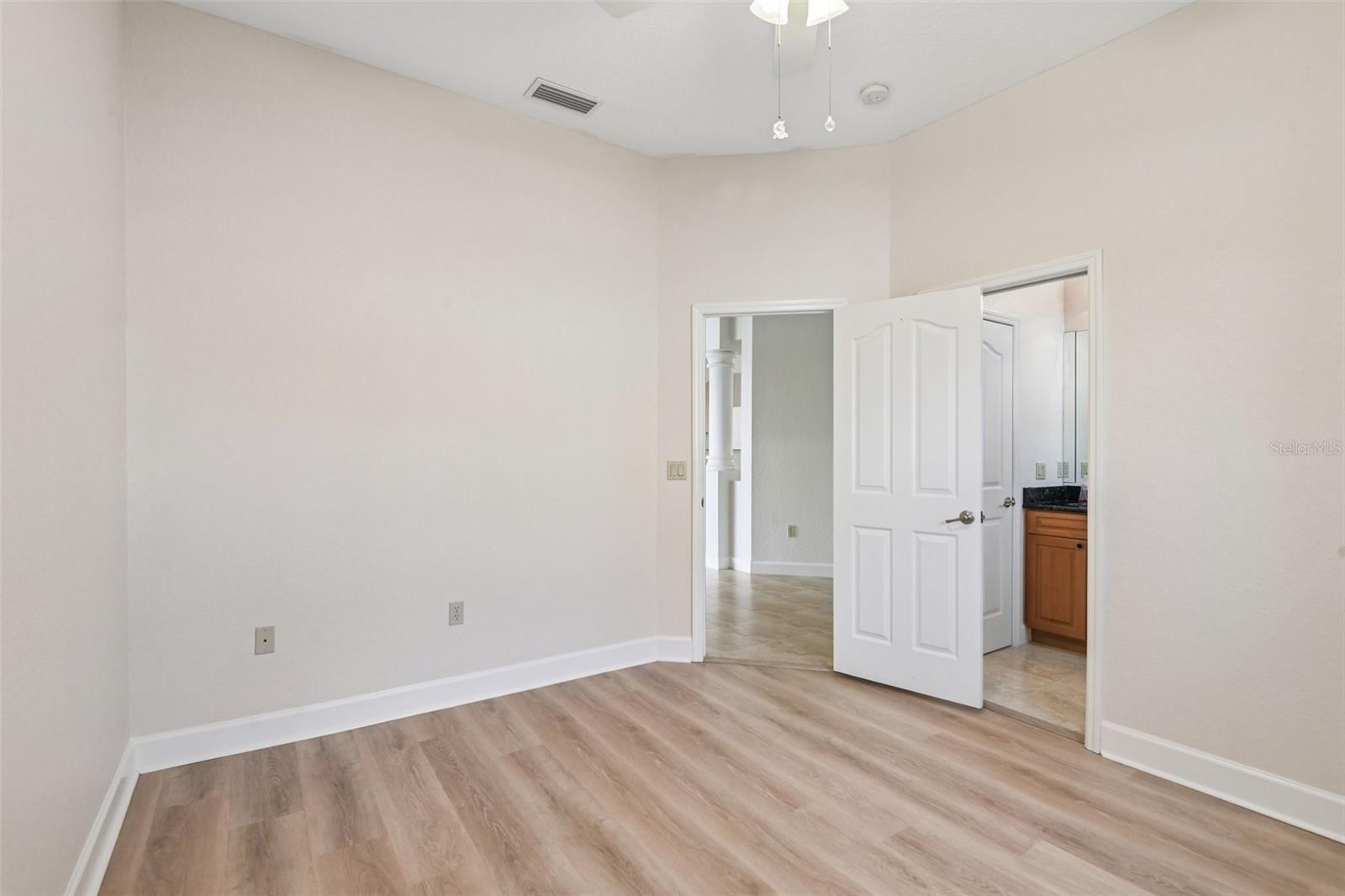 8335 CHEYENNE DR — photo 30