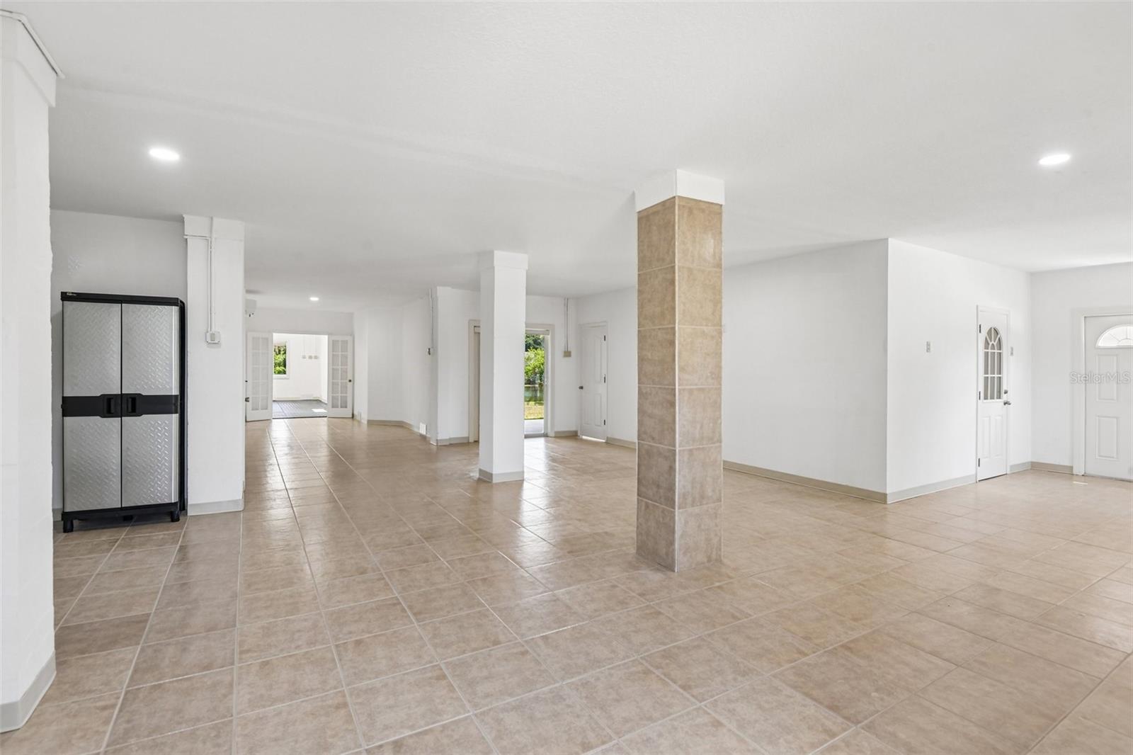 8335 CHEYENNE DR — photo 36