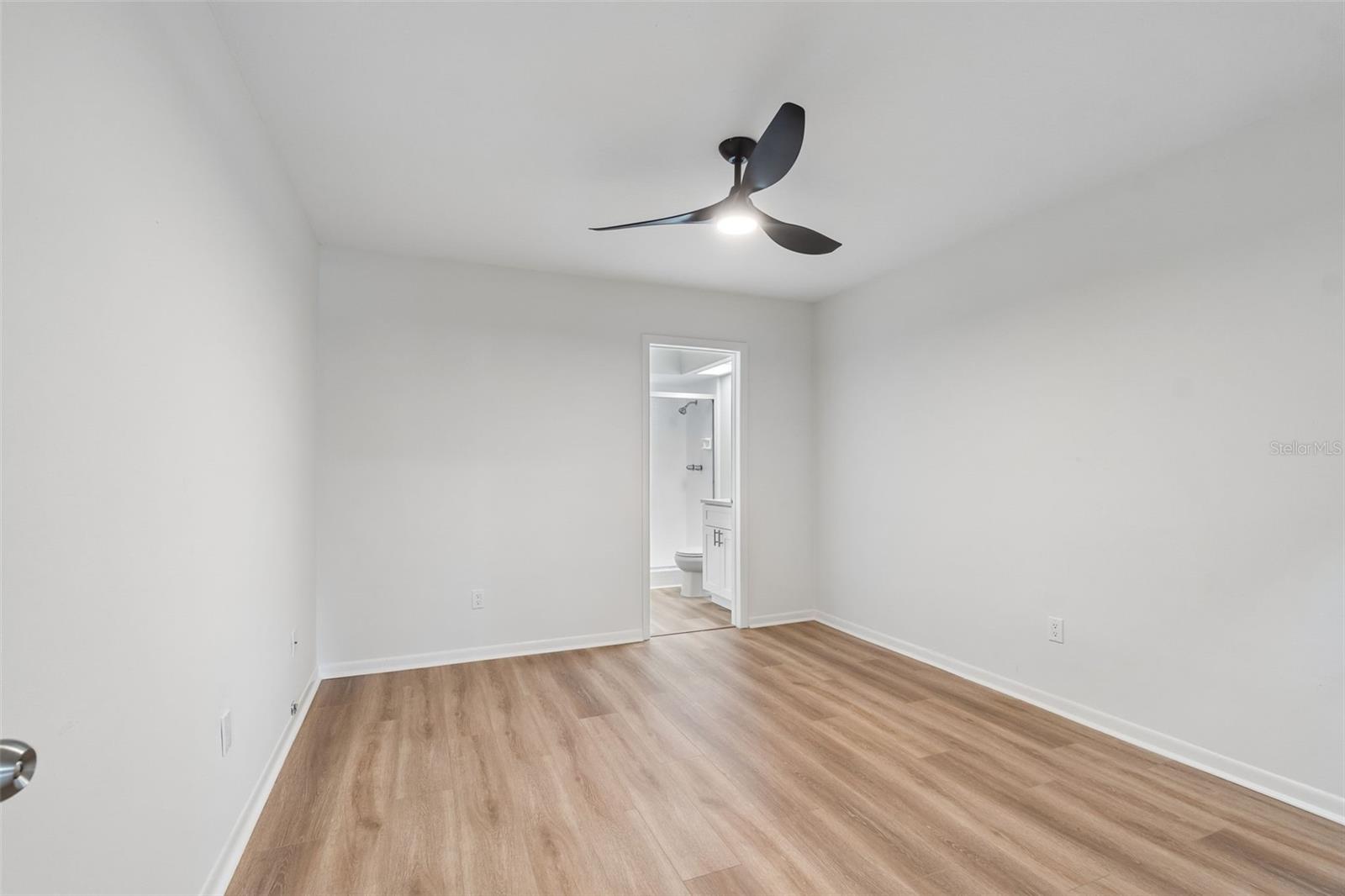 1614 S LAKE AVE #2 — photo 15