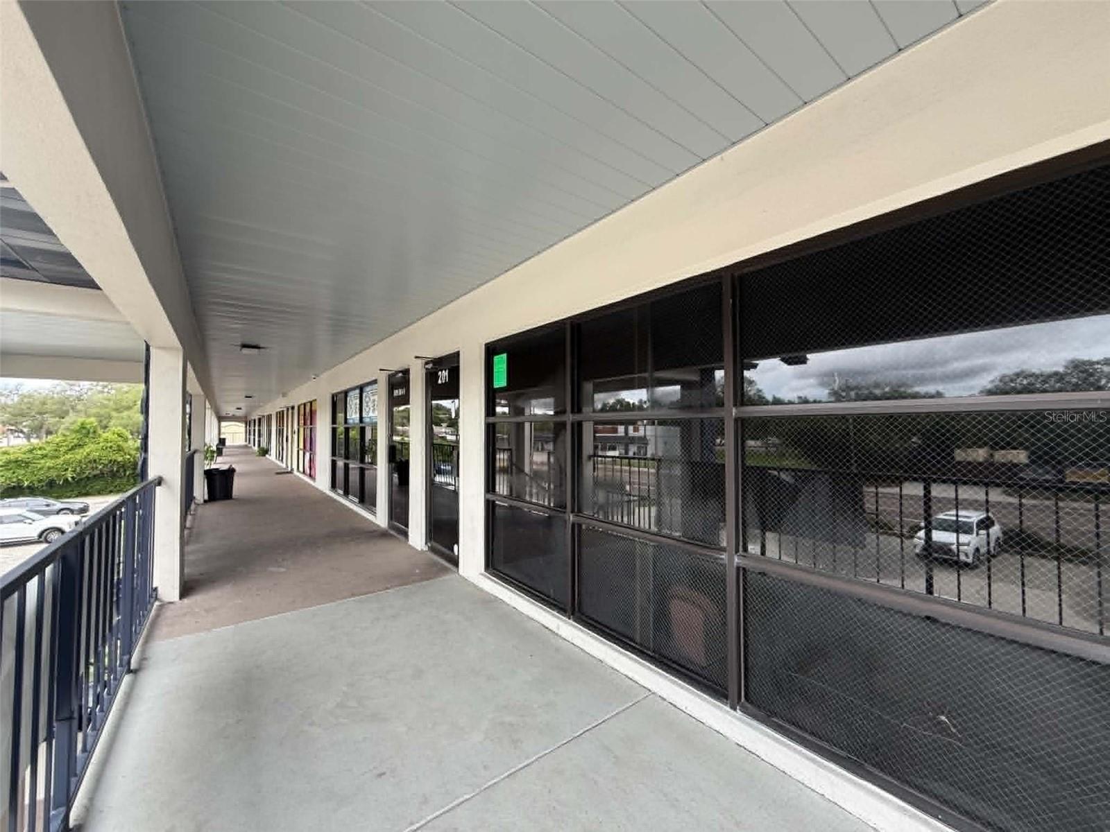 1005 W BUSCH BLVD — photo 10