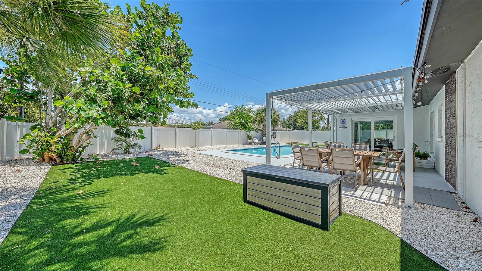 1302 MANGO AVE — photo 46